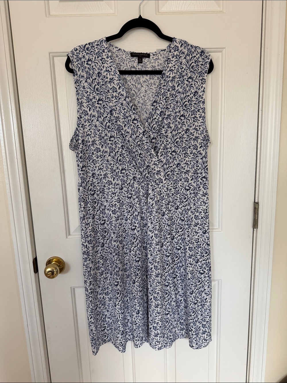Banana Republic Blue and White Floral Sleeveless Dress